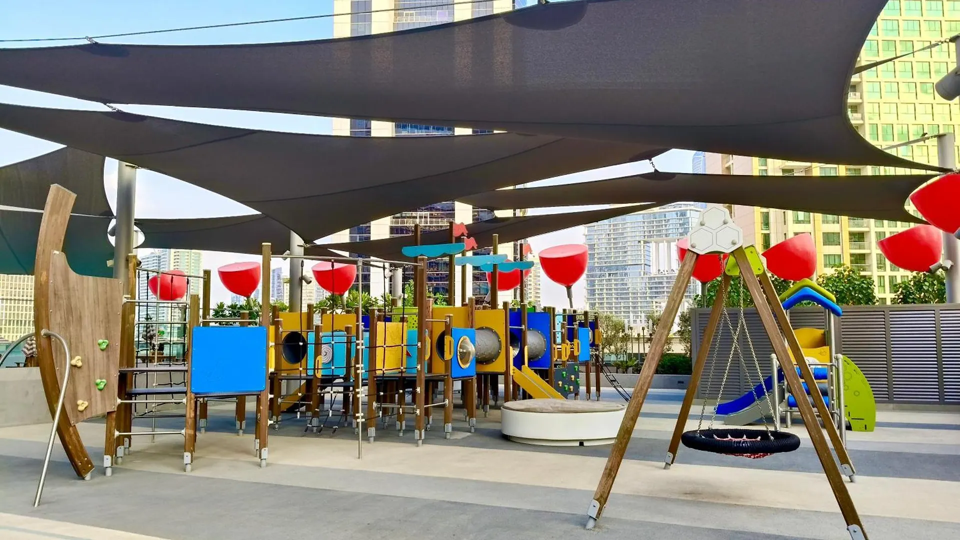Chic 2Br Near Dubai Mall & Burj L Canal & City View I 5 Pax