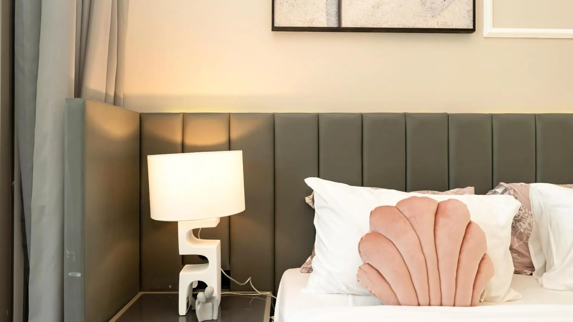 Апартаменты Chic 2Br Near Dubai Mall & Burj L Canal & City View I 5 Pax ОАЭ